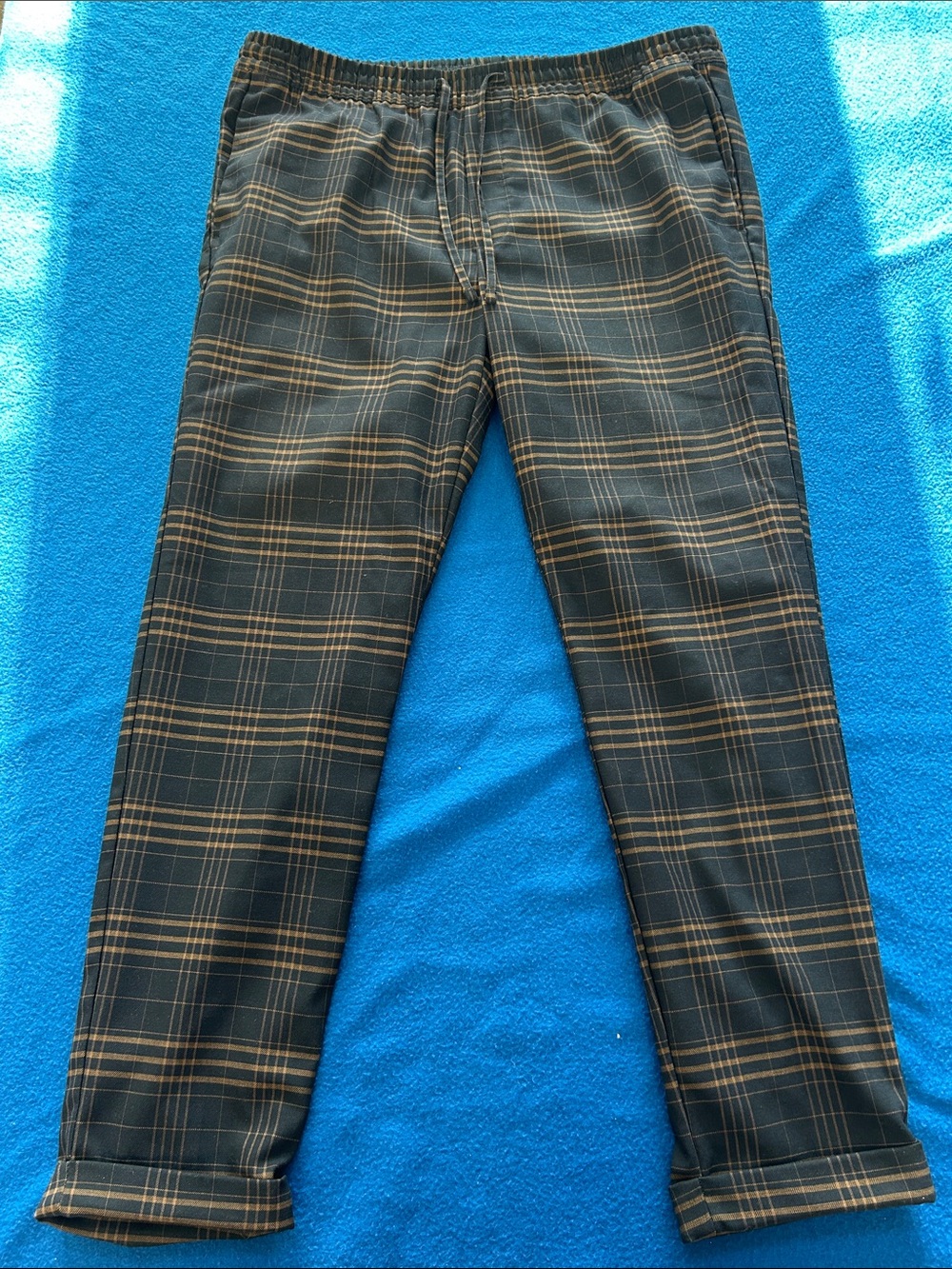 H&M Men's Plaid Chinos in Black and Brown - Elastic Waist